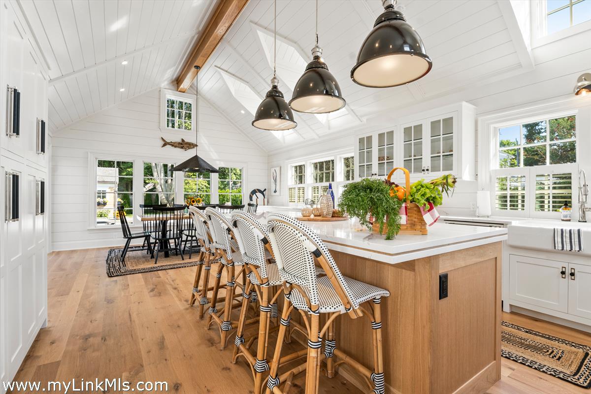 43 Peases Point Way South Edgartown, MA 02539 - Photo 17 of 52
