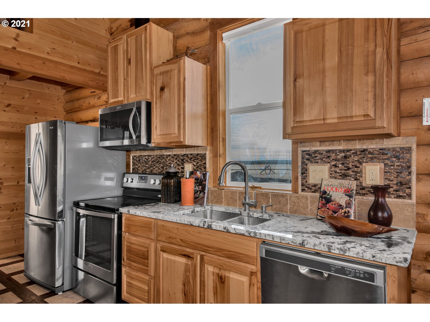 68590 George Cyrus Road Sisters, OR 97759 - Photo 10 of 22 Gallery Image 10