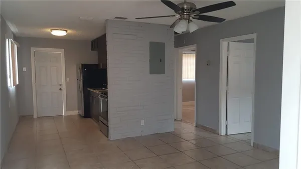 $2,000 | 704 Northwest 4th Street, Unit 2, Hallandale Beach, FL 33009