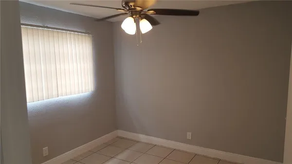 $2,000 | 704 Northwest 4th Street, Unit 2, Hallandale Beach, FL 33009