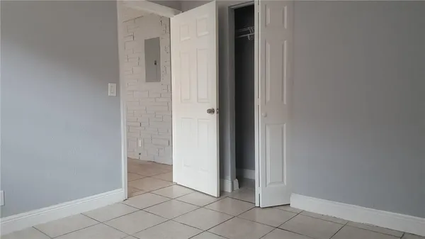 $2,000 | 704 Northwest 4th Street, Unit 2, Hallandale Beach, FL 33009