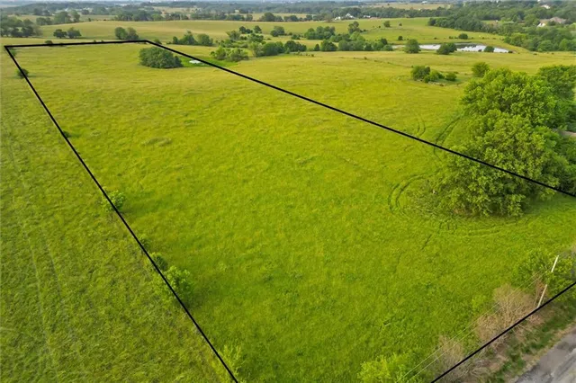 $325,000 | Northeast 124th Street, Kearney, MO 64060
