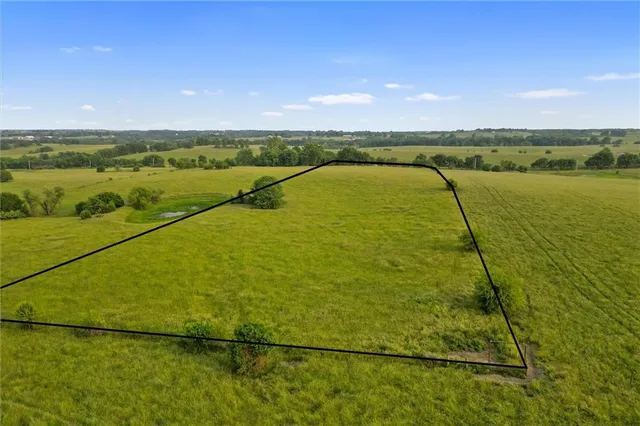 $325,000 | Northeast 124th Street, Kearney, MO 64060