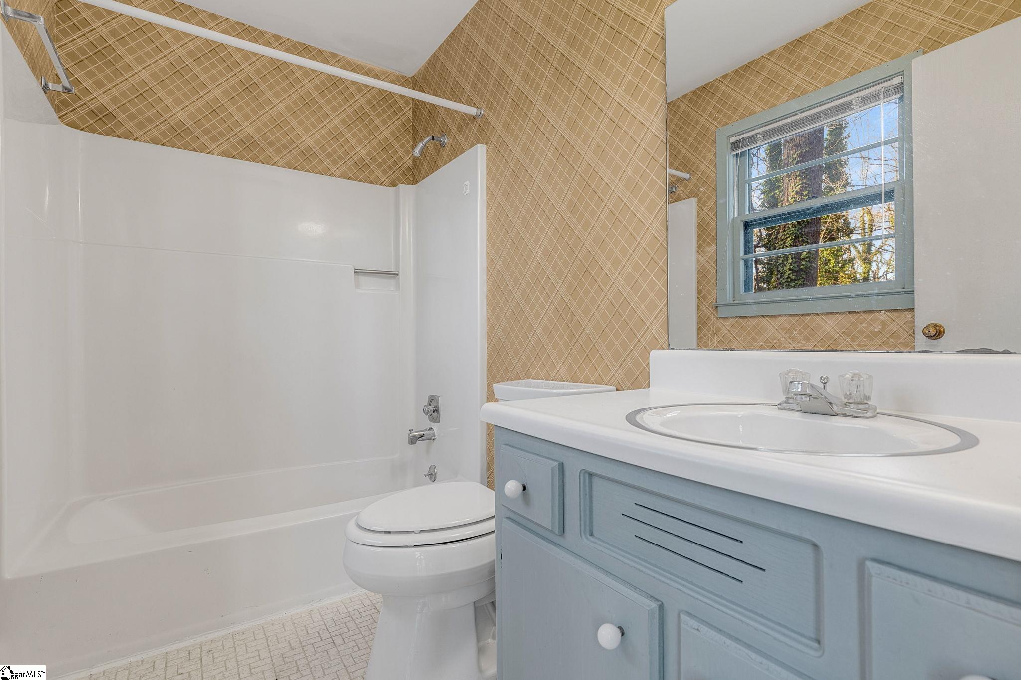 105 Oak Ridge Court Greer, SC 29650 - Photo 18 of 36 Gallery Image 18