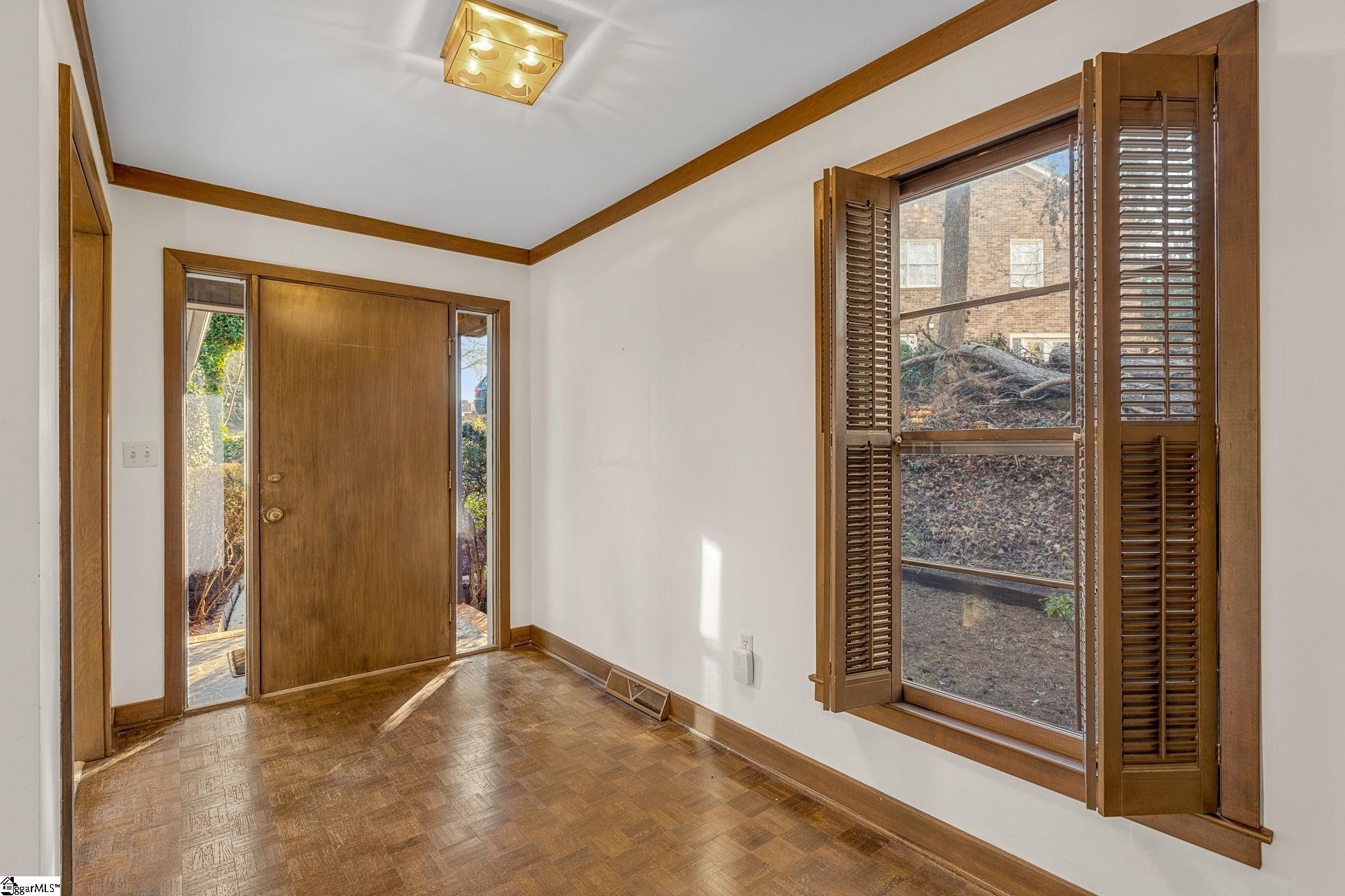 105 Oak Ridge Court Greer, SC 29650 - Photo 4 of 36 Gallery Image 4