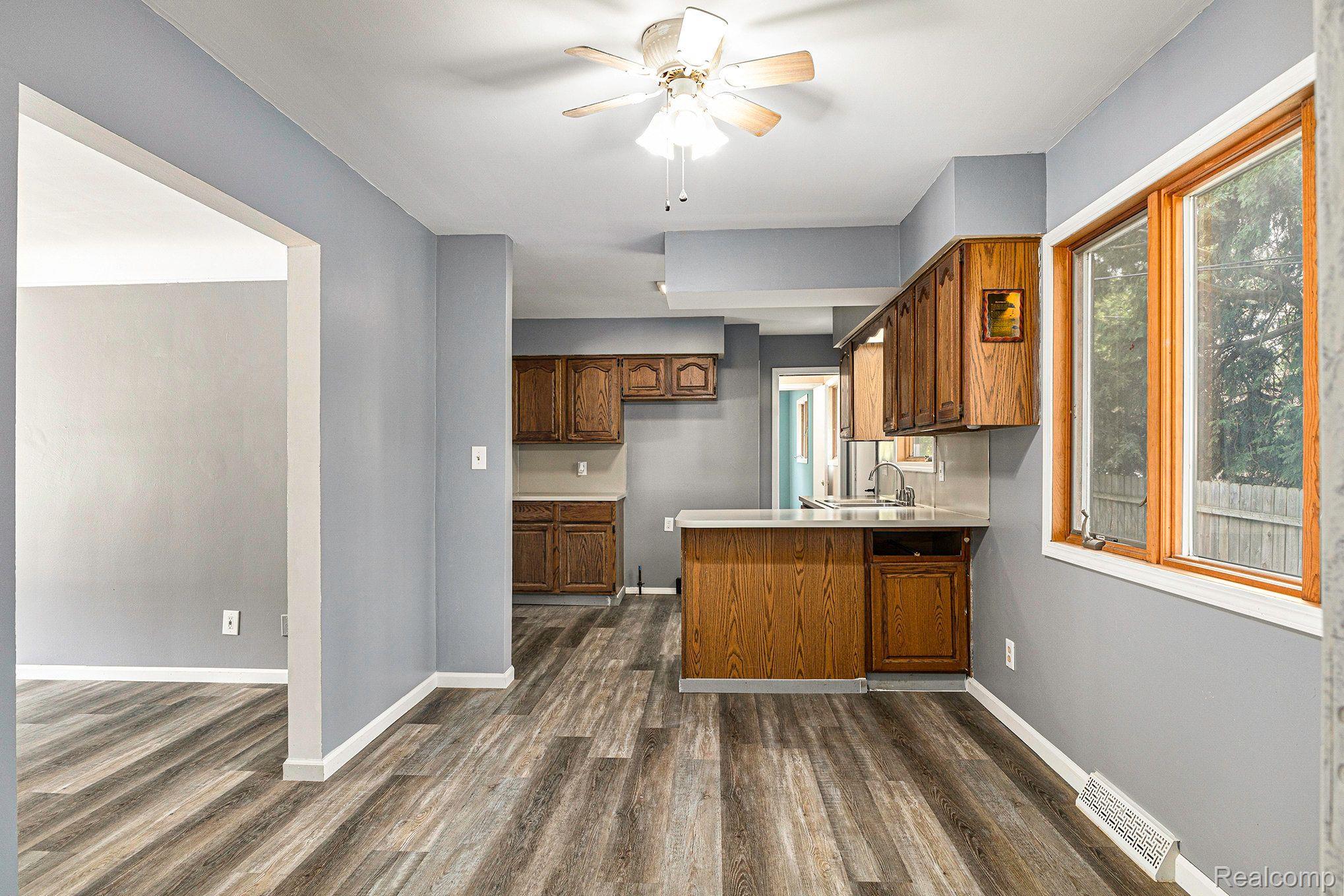 7605 Bridge Road Waterford, MI 48329 - Photo 11 of 28 Gallery Image 11