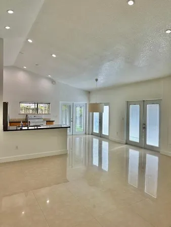 $3,500 | 6100 West Falcons Lea Drive, Davie, FL 33331