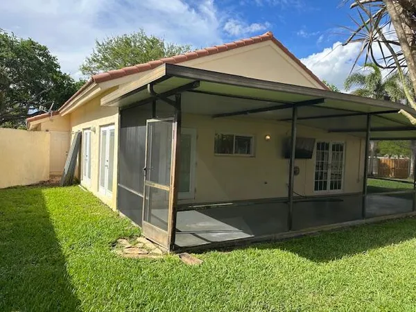 $3,500 | 6100 West Falcons Lea Drive, Davie, FL 33331