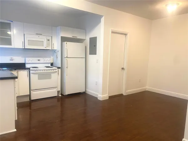 $1,850 | 577 Northeast 62nd Street, Unit 8, Miami, FL 33138