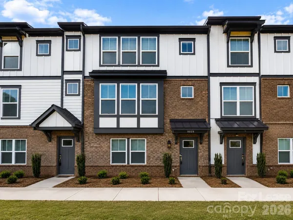 $2,300 | 5029 Westmead Lane, Charlotte, NC 28262