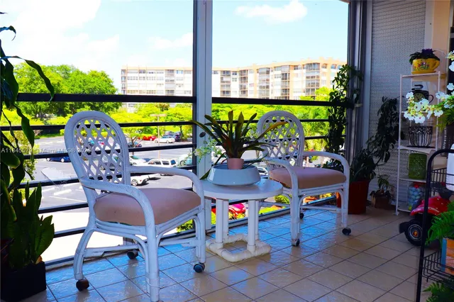 $135,000 | 900 St Charles Place, Unit 316, Pembroke Pines, FL 33026