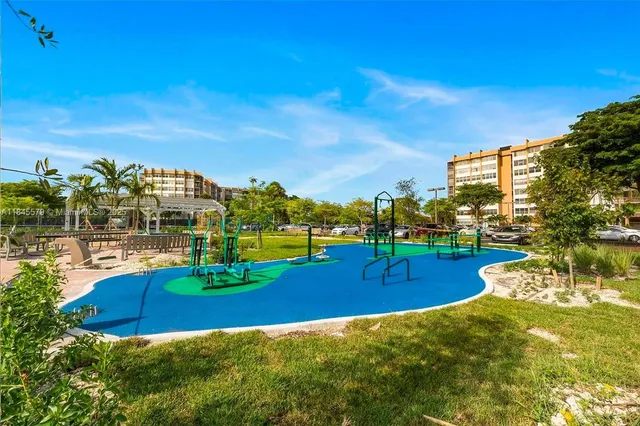 $135,000 | 900 St Charles Place, Unit 316, Pembroke Pines, FL 33026