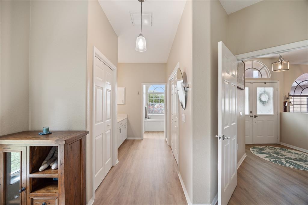 8131 Baytree Drive New Port Richey, FL 34653 - Photo 9 of 35 Gallery Image 9