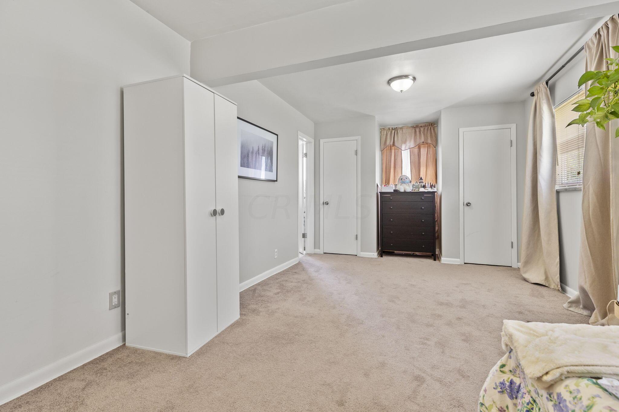 695 Raleigh Drive Columbus, OH 43228 - Photo 19 of 57 24-web-or-mls-011A7711