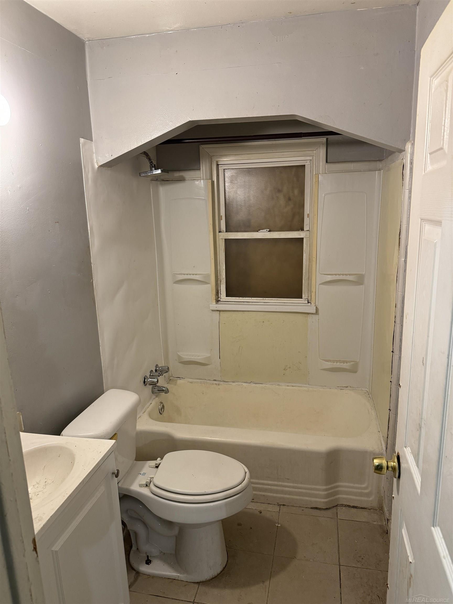 20284 Ferguson Street Detroit, MI 48235 - Photo 5 of 15 50176247-f5f97214-a882-4bc4-b193-b69a9ed96732.JPG