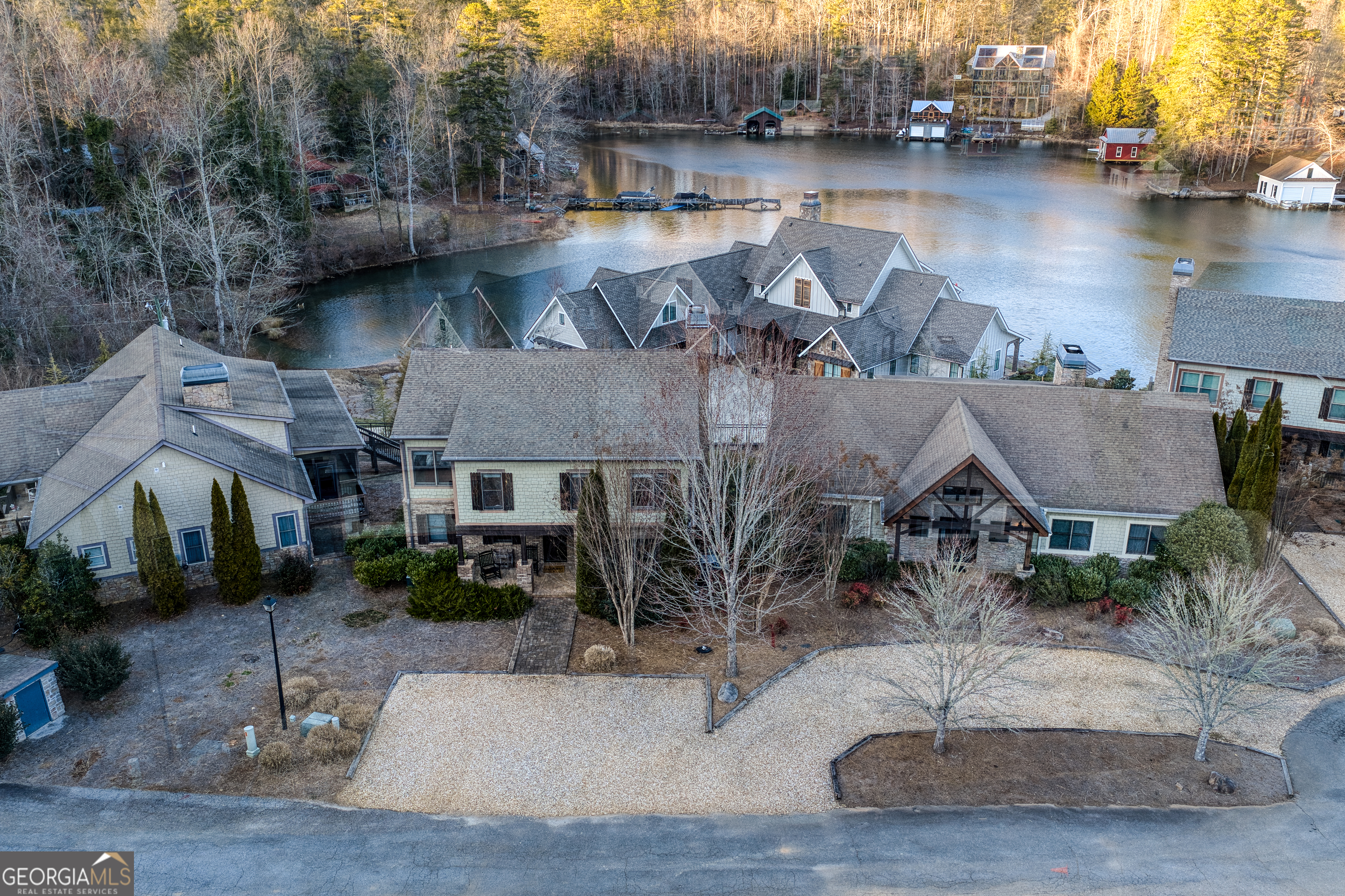 43 Seasons View Court Clarkesville, GA 30523 - Photo 6 of 101