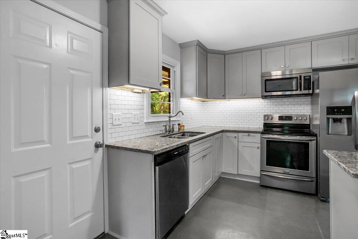 2800 Edwards Road Taylors, SC 29687 - Photo 10 of 42 Gallery Image 10