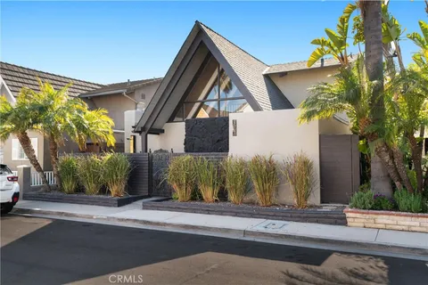 $2,645,000 | 327 62nd Street, Newport Beach, CA 92663