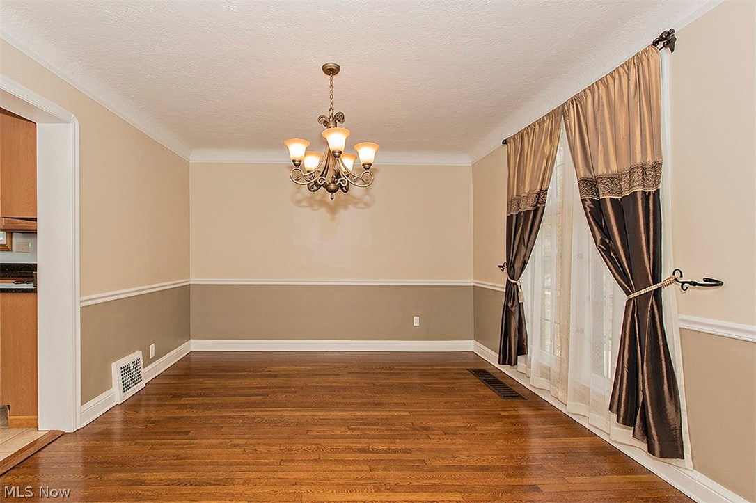 2336 Canterbury Road Cleveland, OH 44118 - Photo 10 of 25