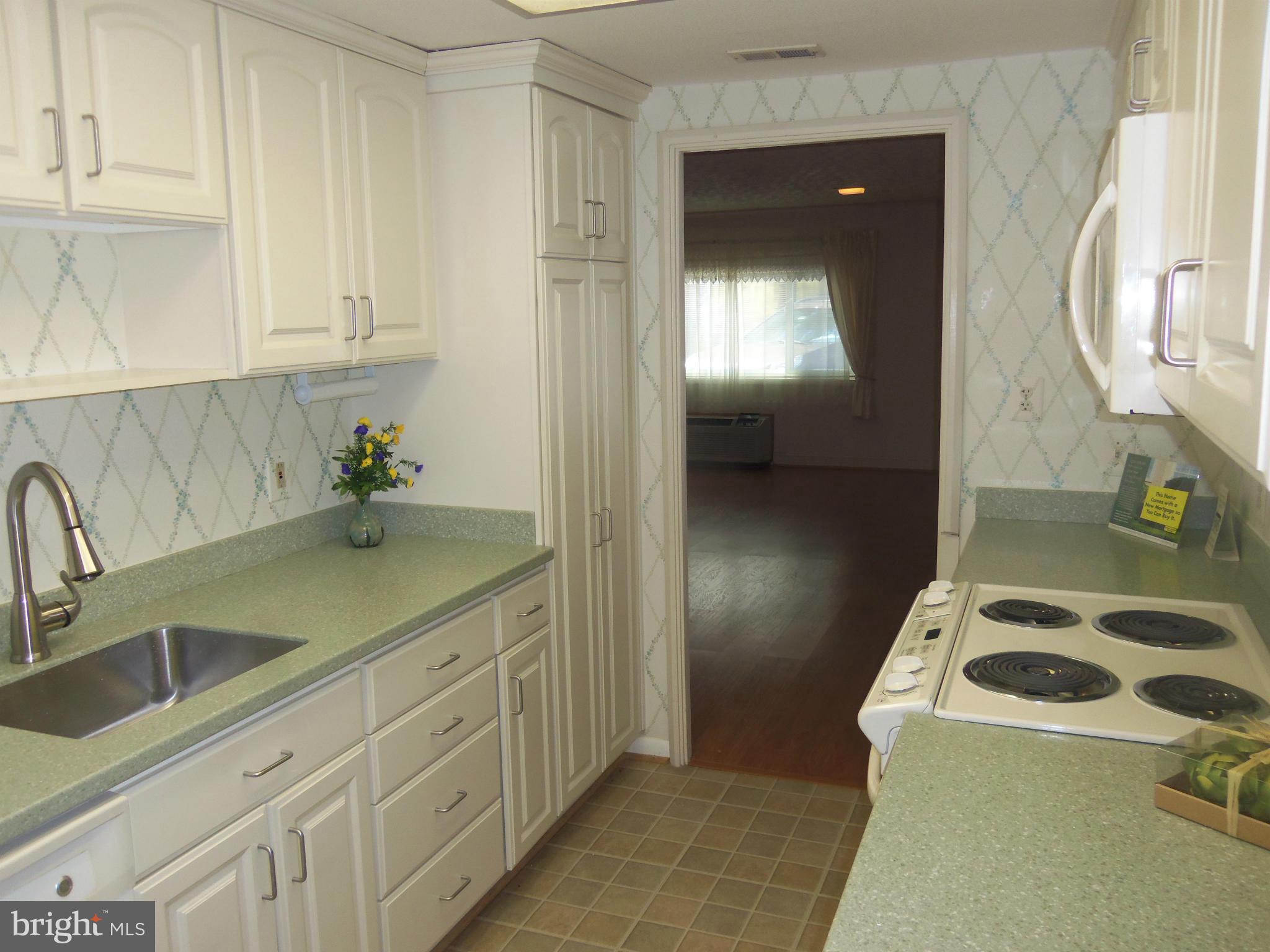 3608 Edelmar Terrace, Unit 128B Silver Spring, MD 20906 - Photo 9 of 30 Kitchen