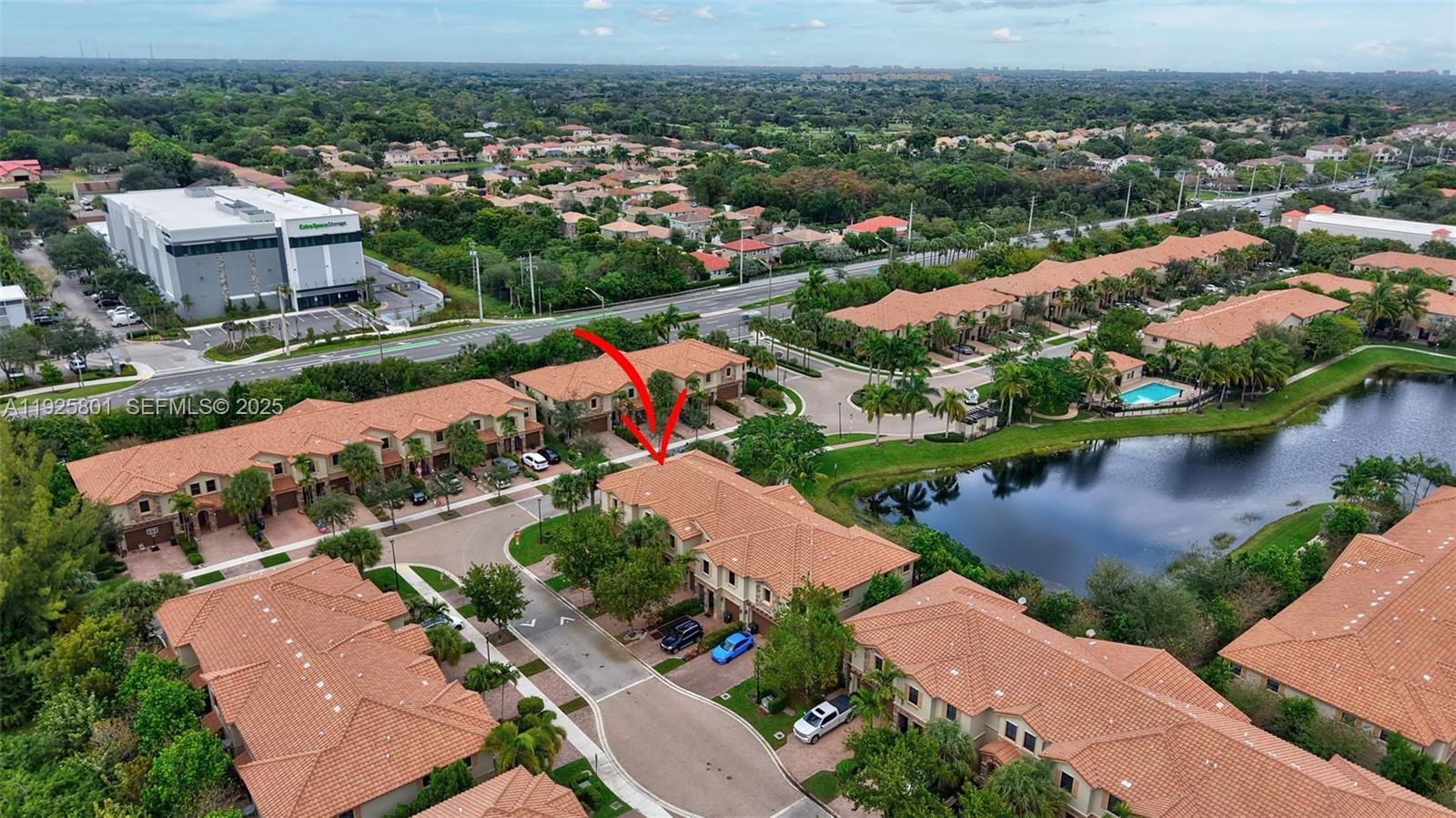 6978 Broadland Way Pompano Beach, FL 33073 - Photo 43 of 56 an aerial view of residential houses with outdoor space and river