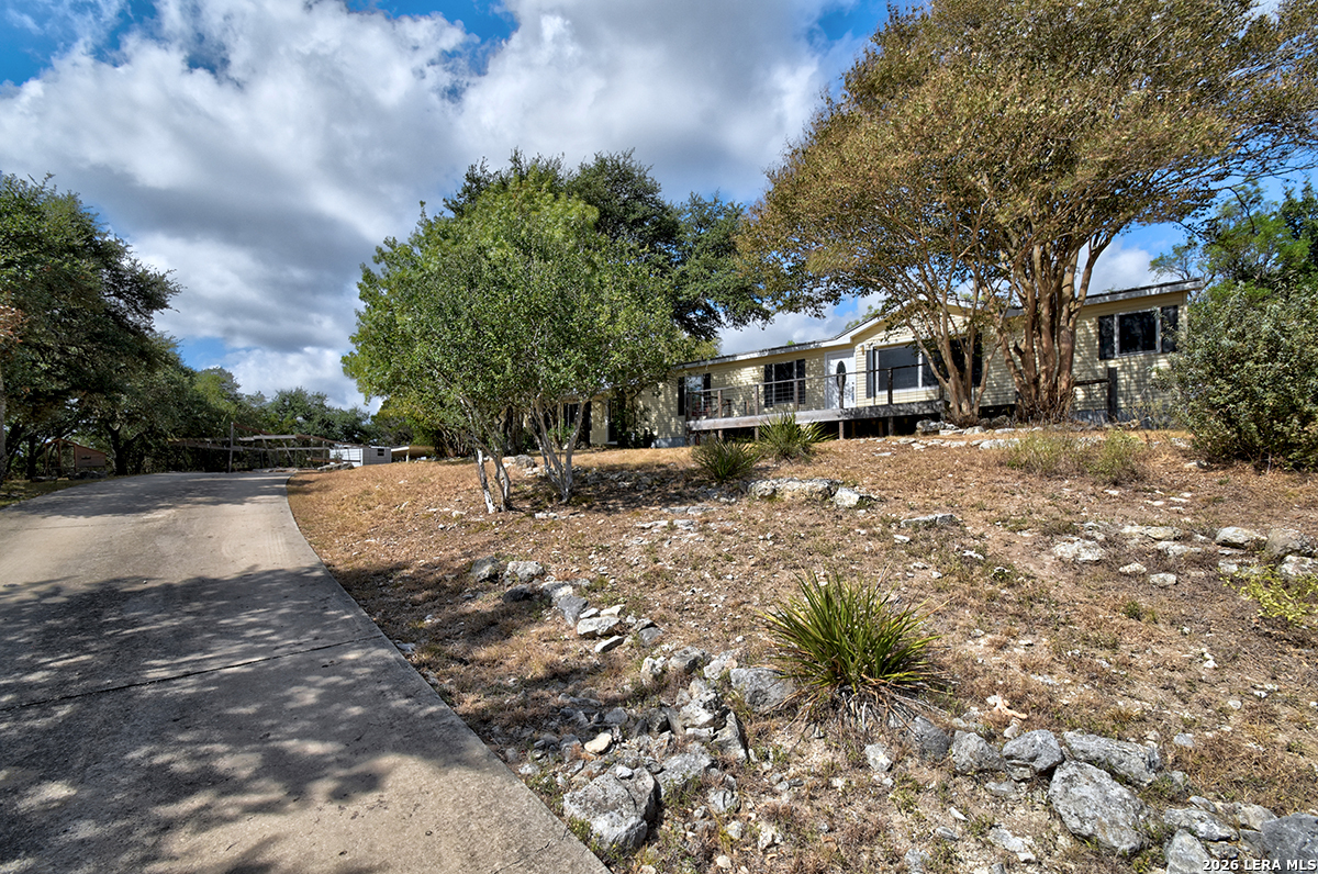 181 Quercus Lane Spring Branch, TX 78070 - Photo 4 of 31 Gallery Image 4