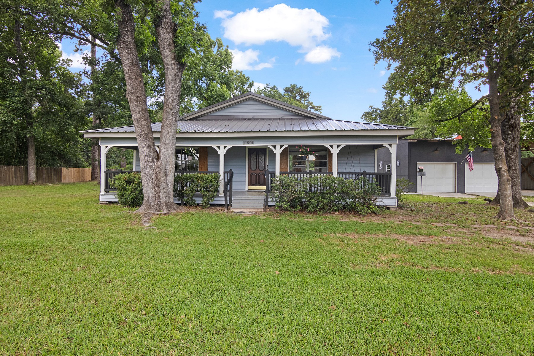 11501 Friendship Lane Conroe, TX 77385 - Photo 3 of 50