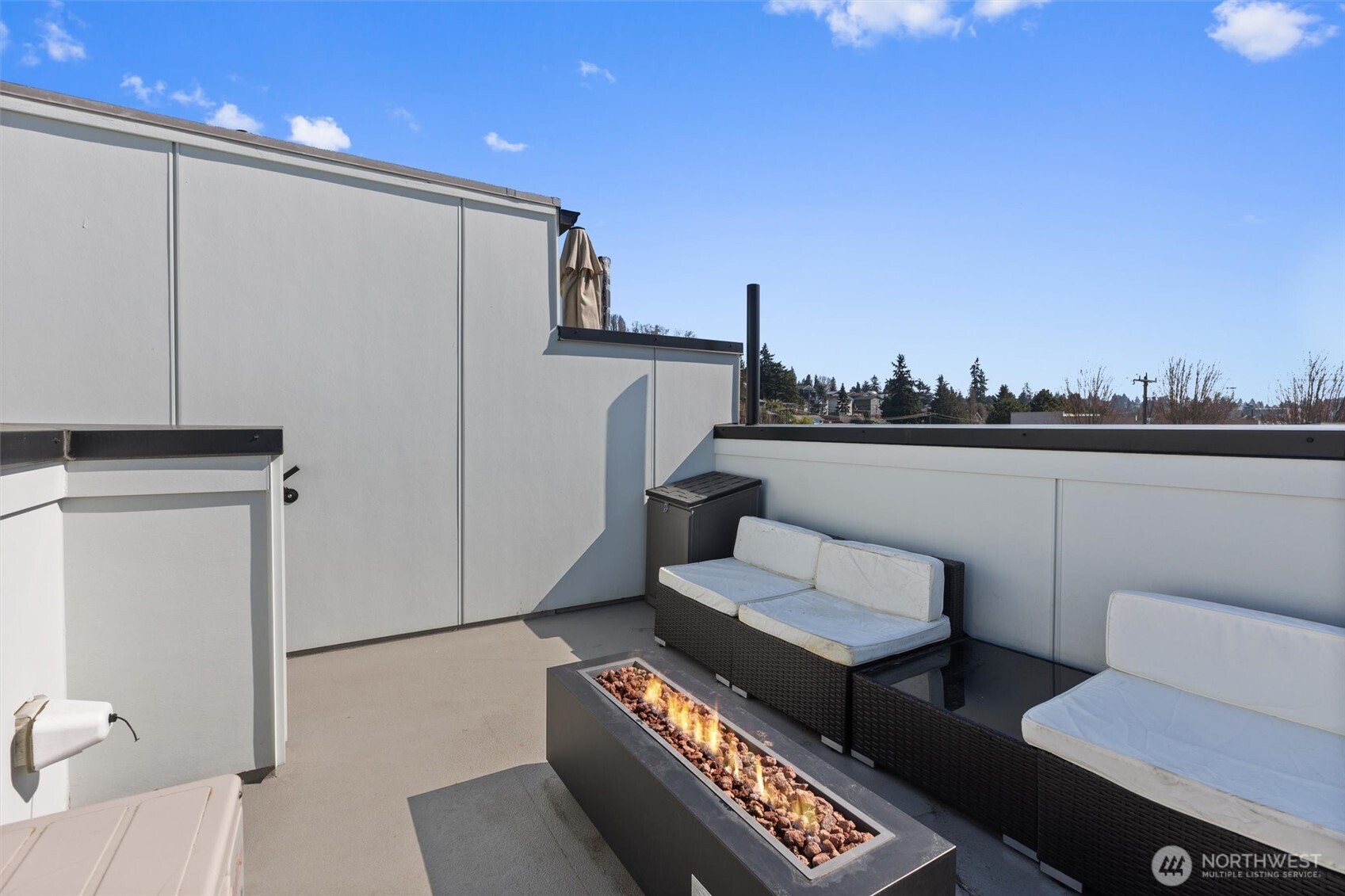 3638 36th Avenue South, Unit D Seattle, WA 98144 - Photo 4 of 21 a living room with furniture