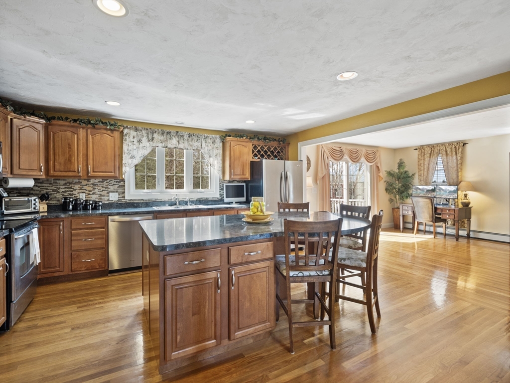 7 Marjorie Lane Rutland, MA 01543 - Photo 3 of 41