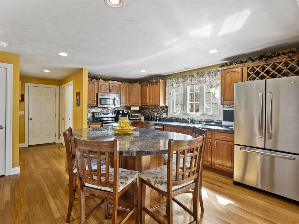 7 Marjorie Lane Rutland, MA 01543 - Photo 4 of 41