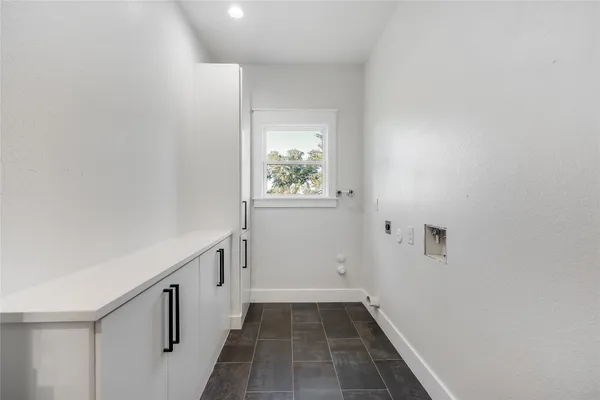 $599,999 | 143 Keystone Ridge, Buchanan Dam, TX 78609