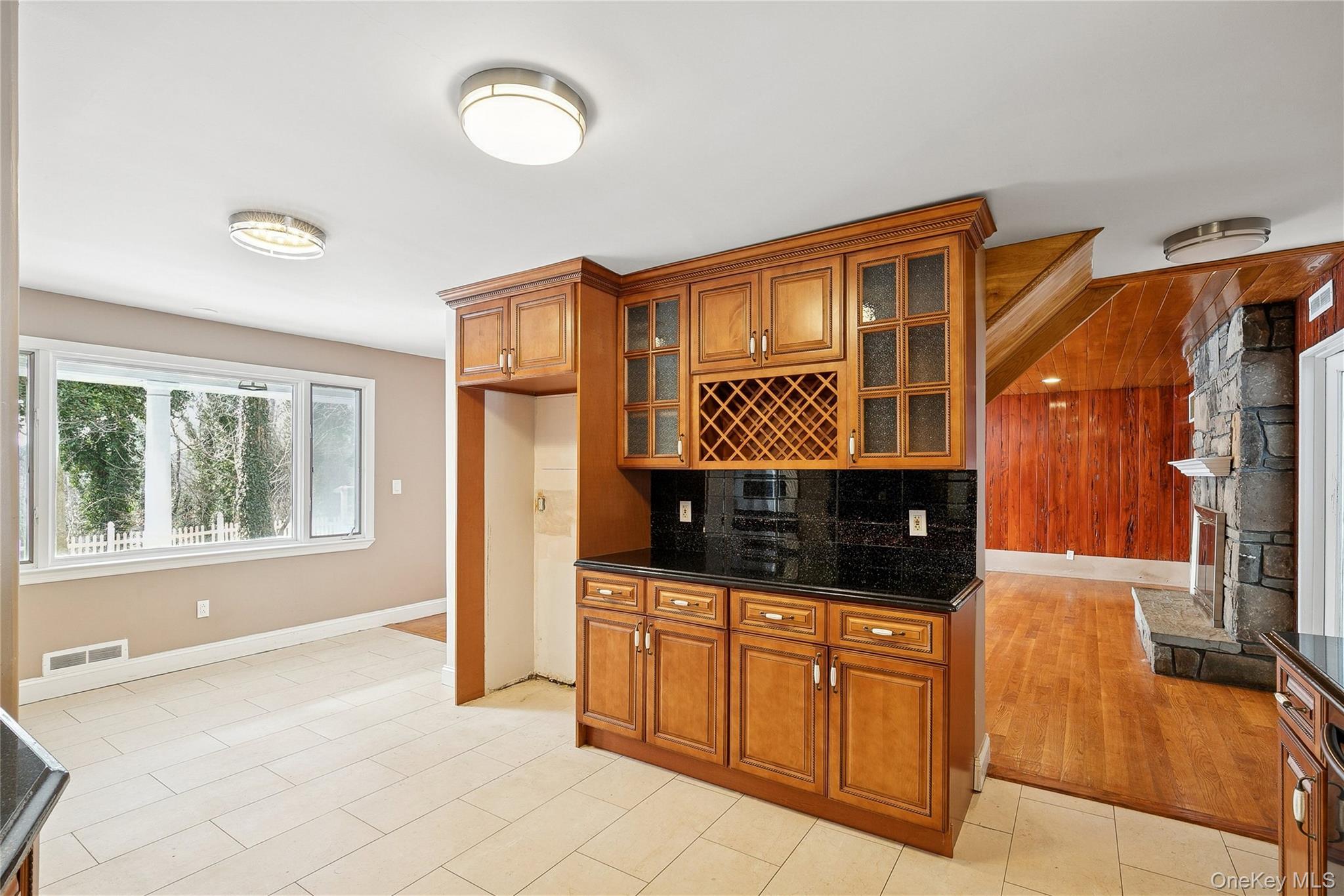 549 Woodbury Road Cold Spring Harbor, NY 11724 - Photo 20 of 49