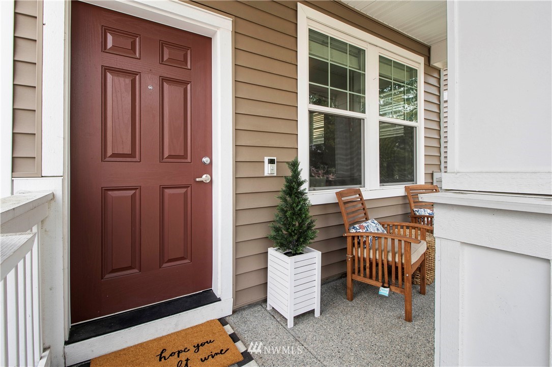 6632 High Point Drive Southwest Seattle, WA 98126 - Photo 2 of 39 Gallery Image 2
