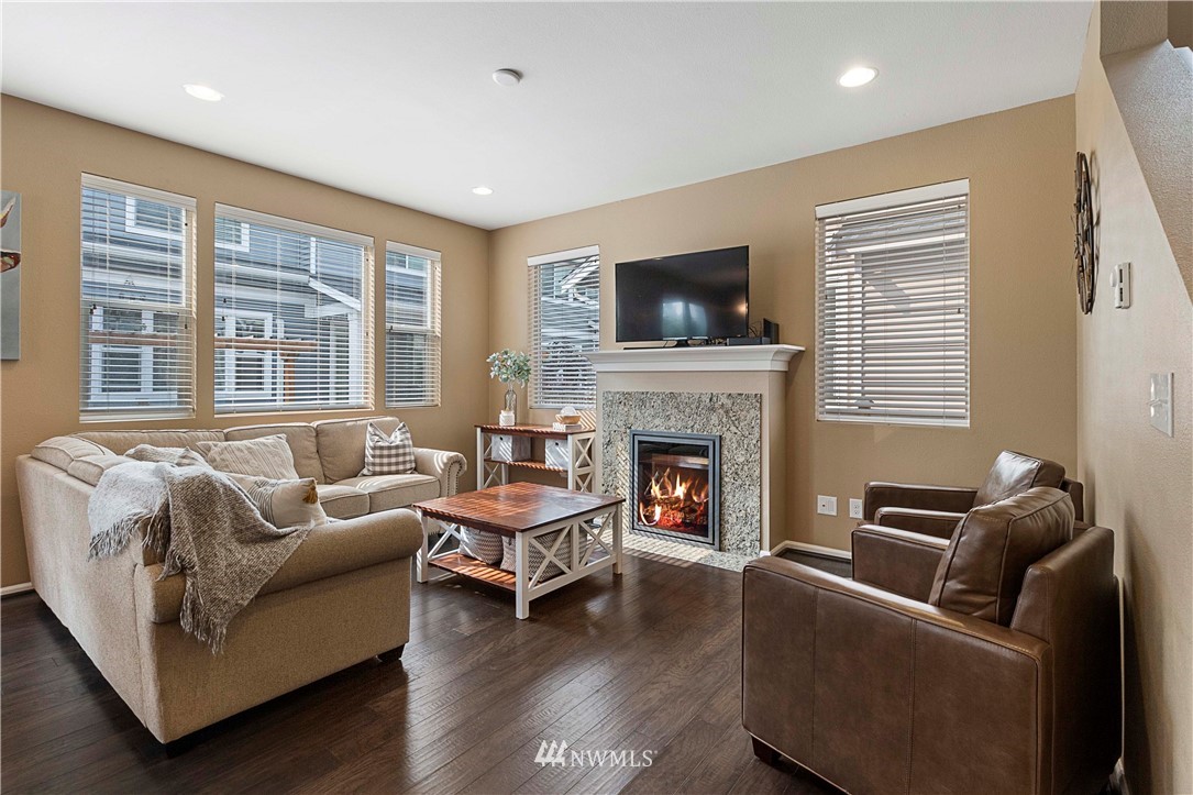 6632 High Point Drive Southwest Seattle, WA 98126 - Photo 12 of 39 Gallery Image 12