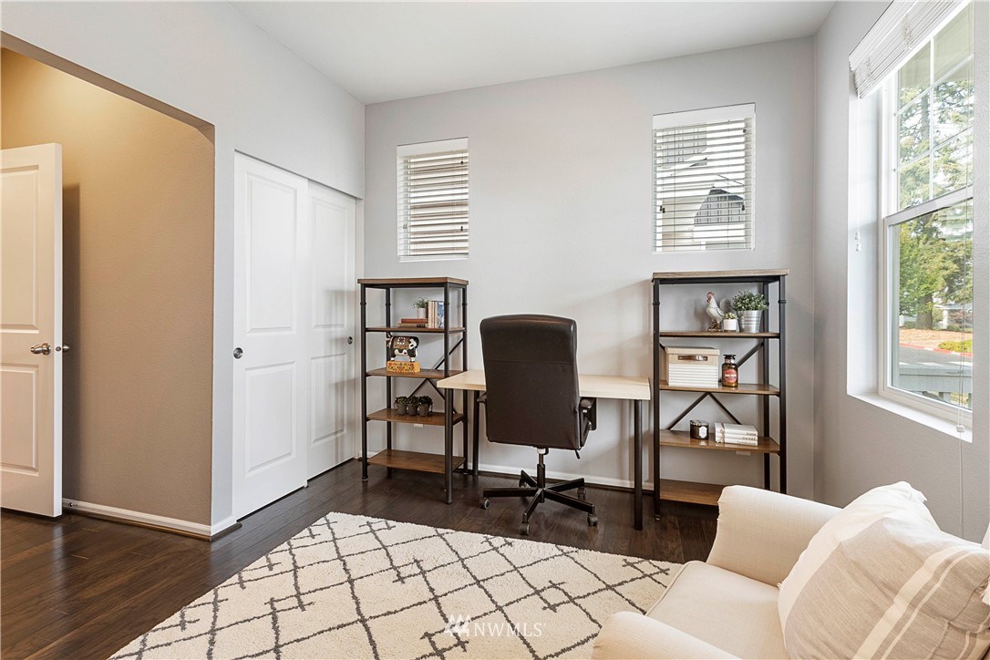 6632 High Point Drive Southwest Seattle, WA 98126 - Photo 4 of 39 Gallery Image 4