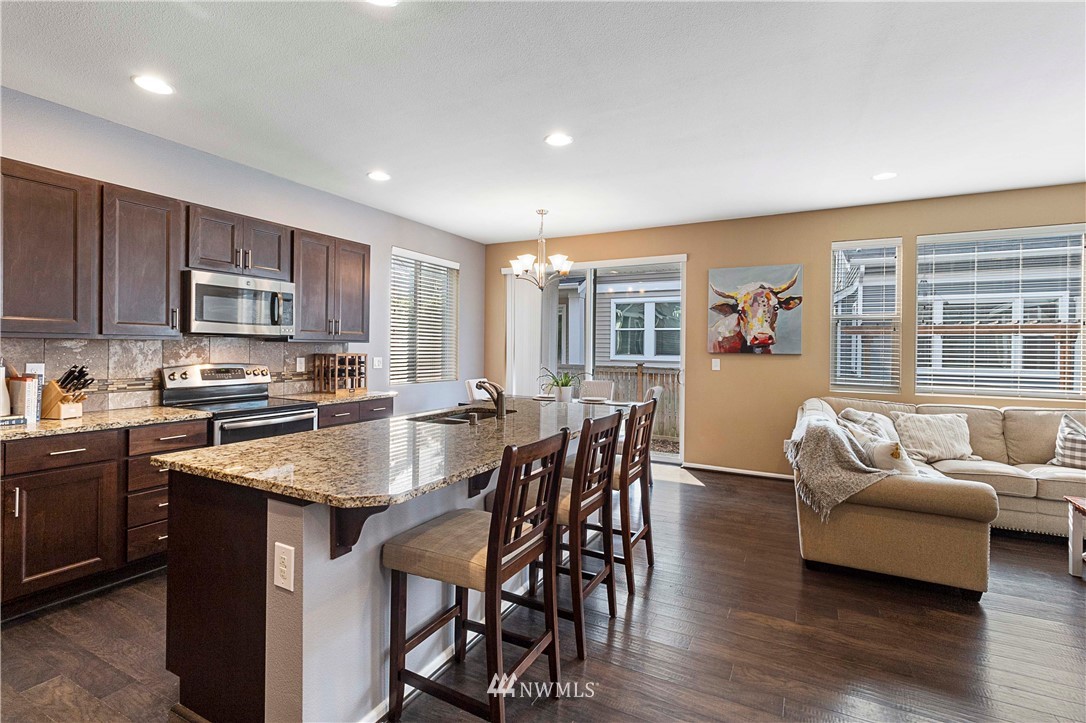 6632 High Point Drive Southwest Seattle, WA 98126 - Photo 8 of 39 Gallery Image 8