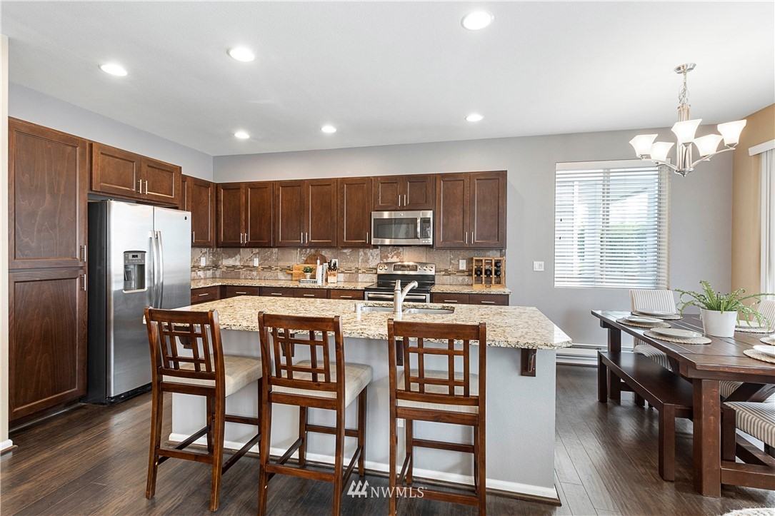 6632 High Point Drive Southwest Seattle, WA 98126 - Photo 9 of 39 Gallery Image 9
