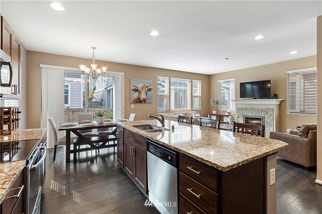 6632 High Point Drive Southwest Seattle, WA 98126 - Photo 10 of 39 Gallery Image 10
