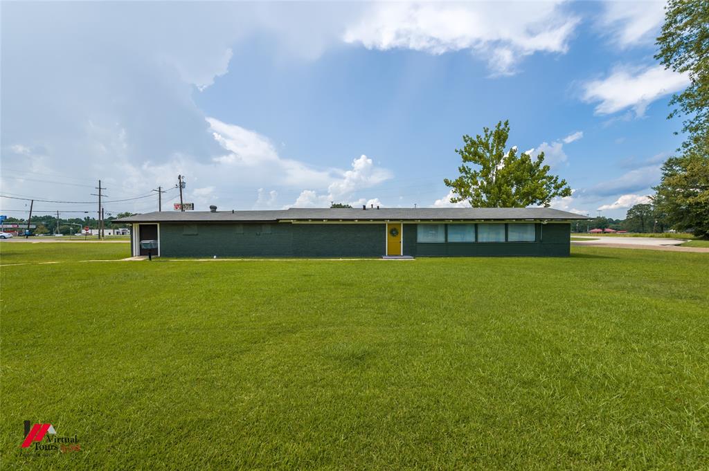 300 South Main Street Springhill, LA 71075 - Photo 7 of 38