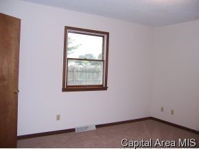 808 Diane Court Springfield, IL 62702 - Photo 7 of 9