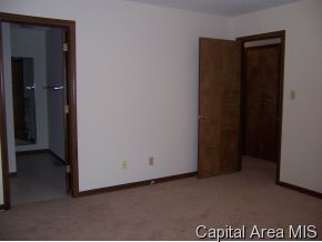 808 Diane Court Springfield, IL 62702 - Photo 8 of 9