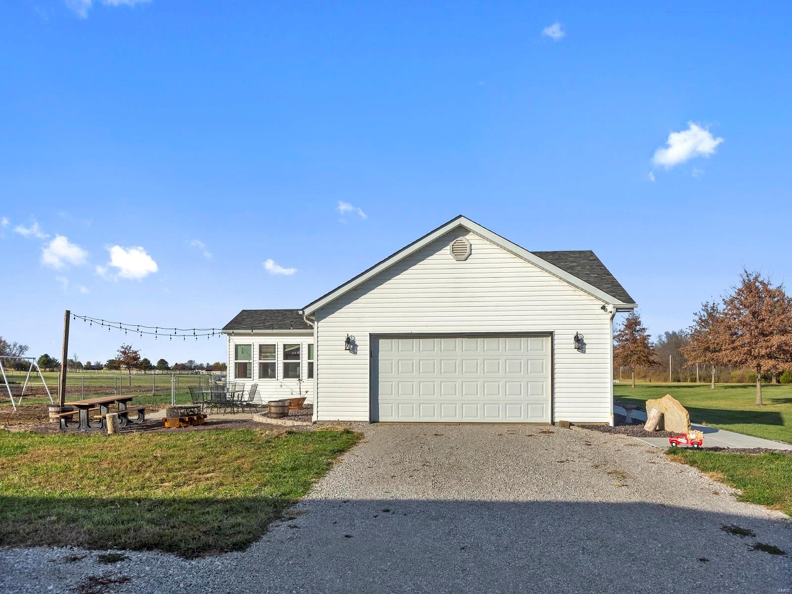 5461 G Road Waterloo, IL 62298 - Photo 32 of 48