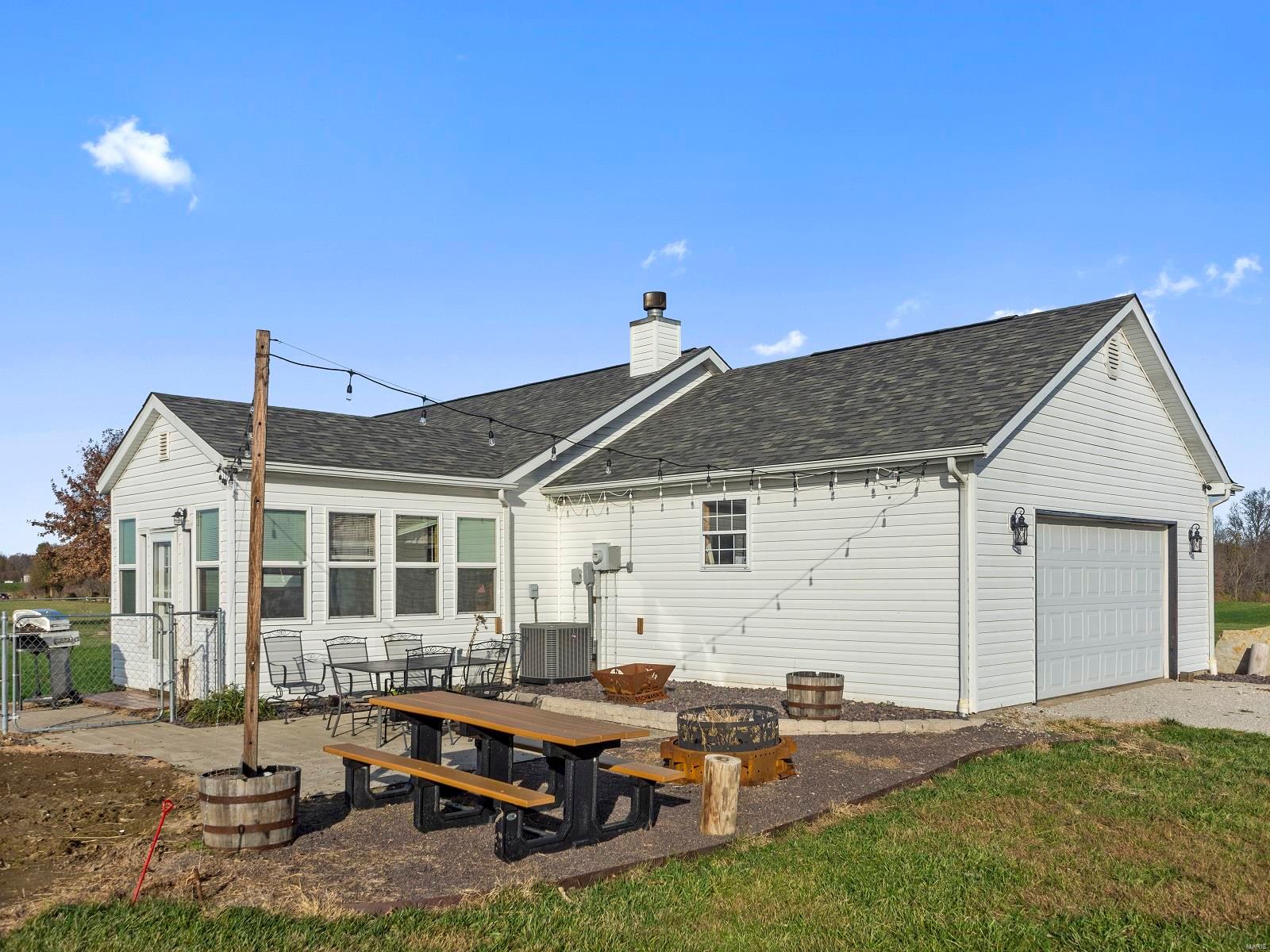 5461 G Road Waterloo, IL 62298 - Photo 8 of 48