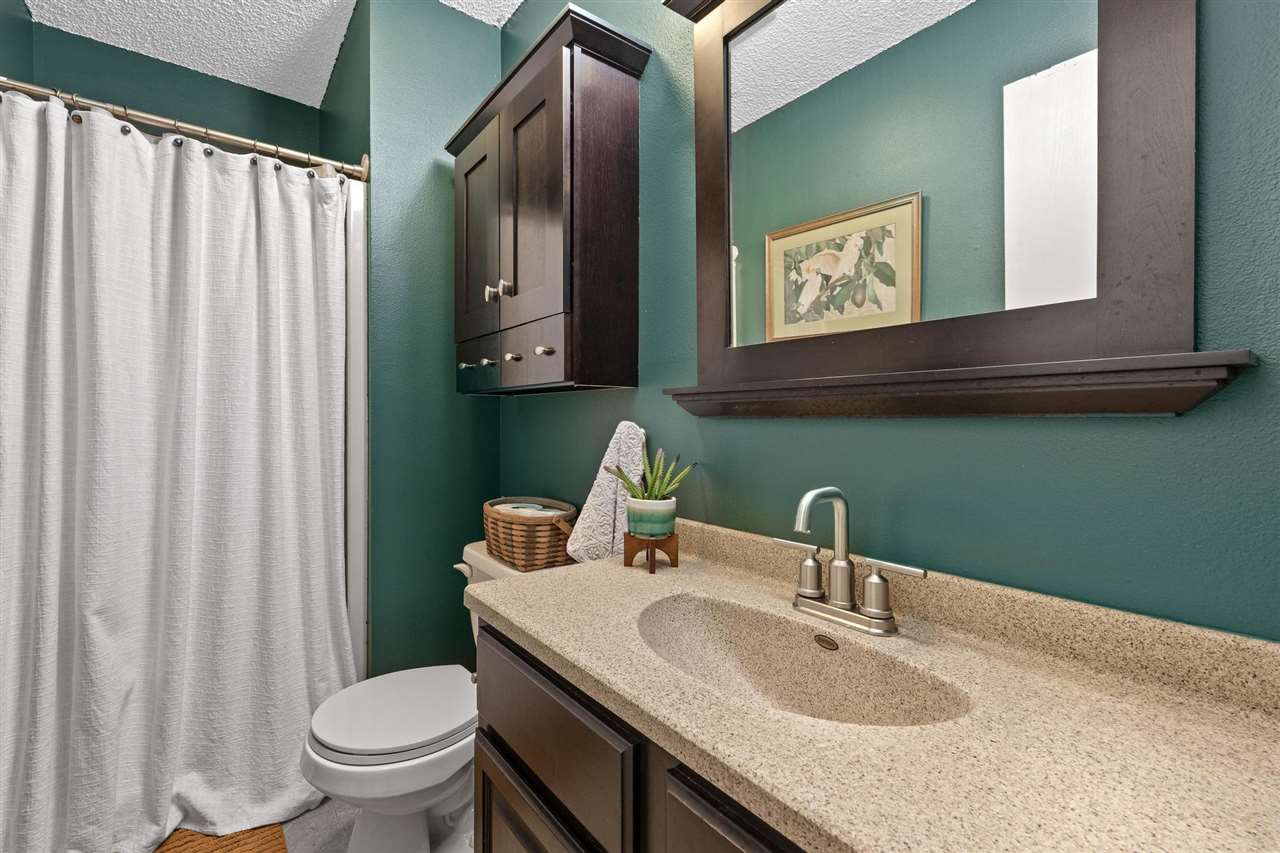 627 Holiday Road Coralville, IA 52241 - Photo 16 of 26 Gallery Image 16