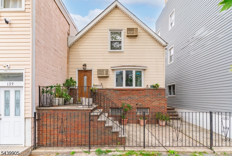 141 Walnut Street Newark, NJ 07105 - Photo 1 of 27