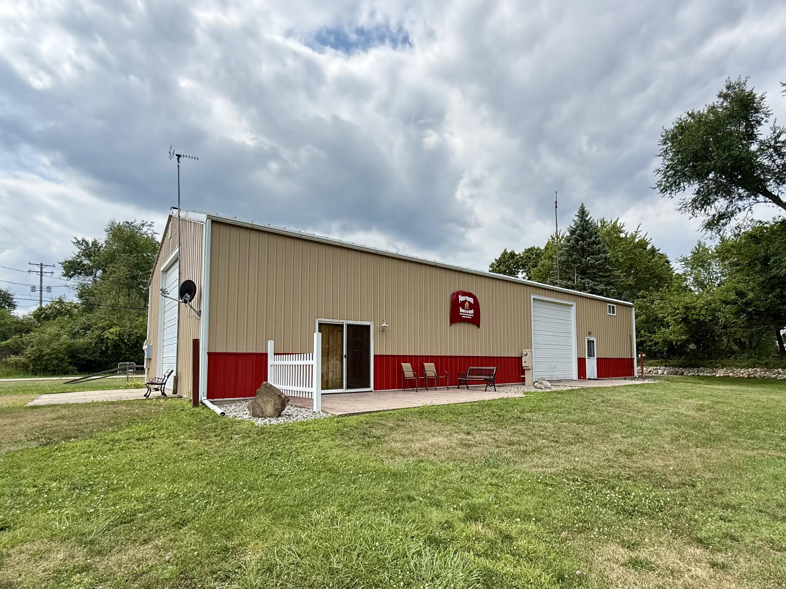 4111 Beck Road Jonesville, MI 49250 - Photo 3 of 9 3