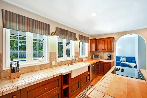 $5,900 | 904 Southeast 12th Street, Deerfield Beach, FL 33441