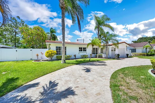 $5,900 | 904 Southeast 12th Street, Deerfield Beach, FL 33441