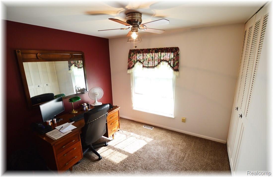 3212 Avon Manor Road Rochester, MI 48307 - Photo 27 of 41 29.jpg