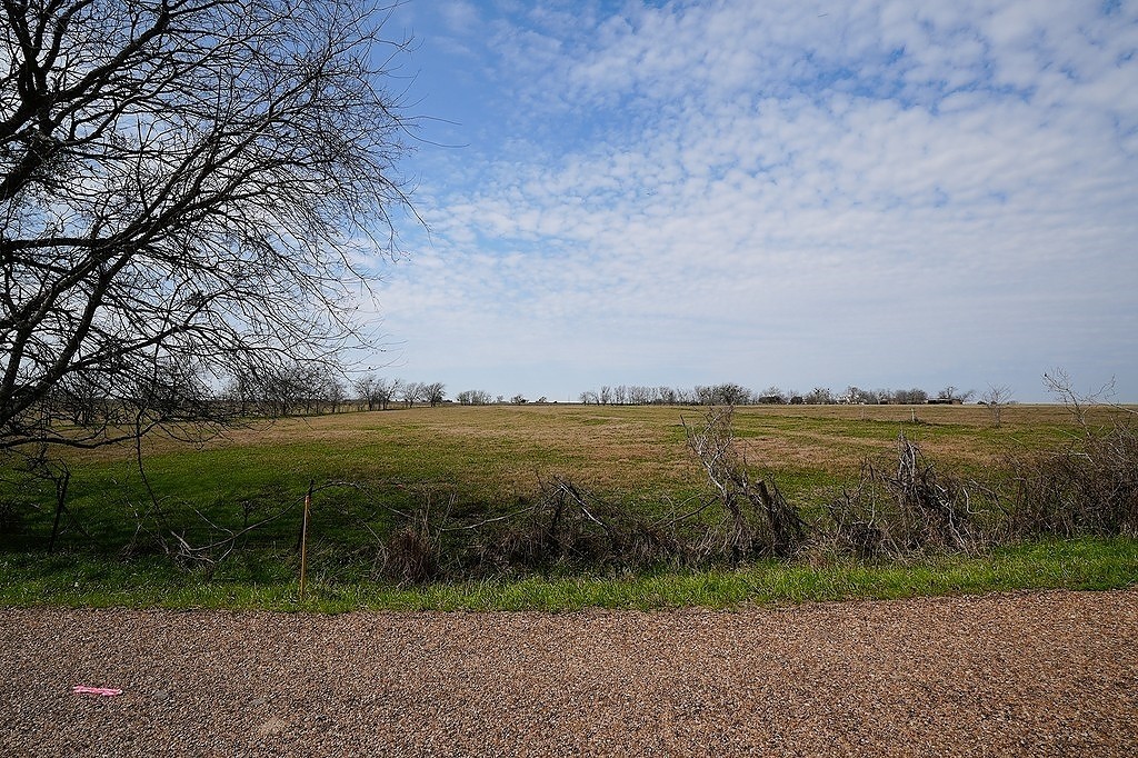 5 Falke-Heinrich Road Schulenburg, TX 78956 - Photo 5 of 8